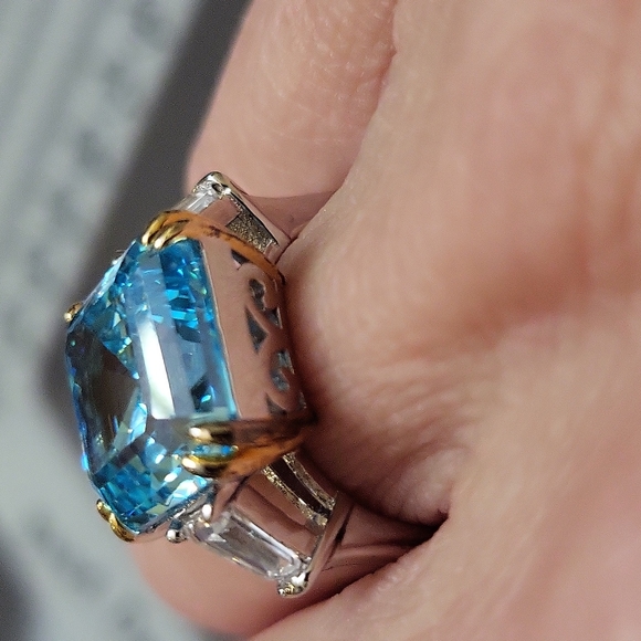 6.01-Carat Asscher Cut Blue Sapphire Crystal I Color VVS2 Clarity